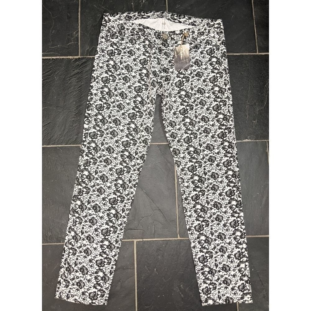 NWT Hart denim with fun black print sz 31